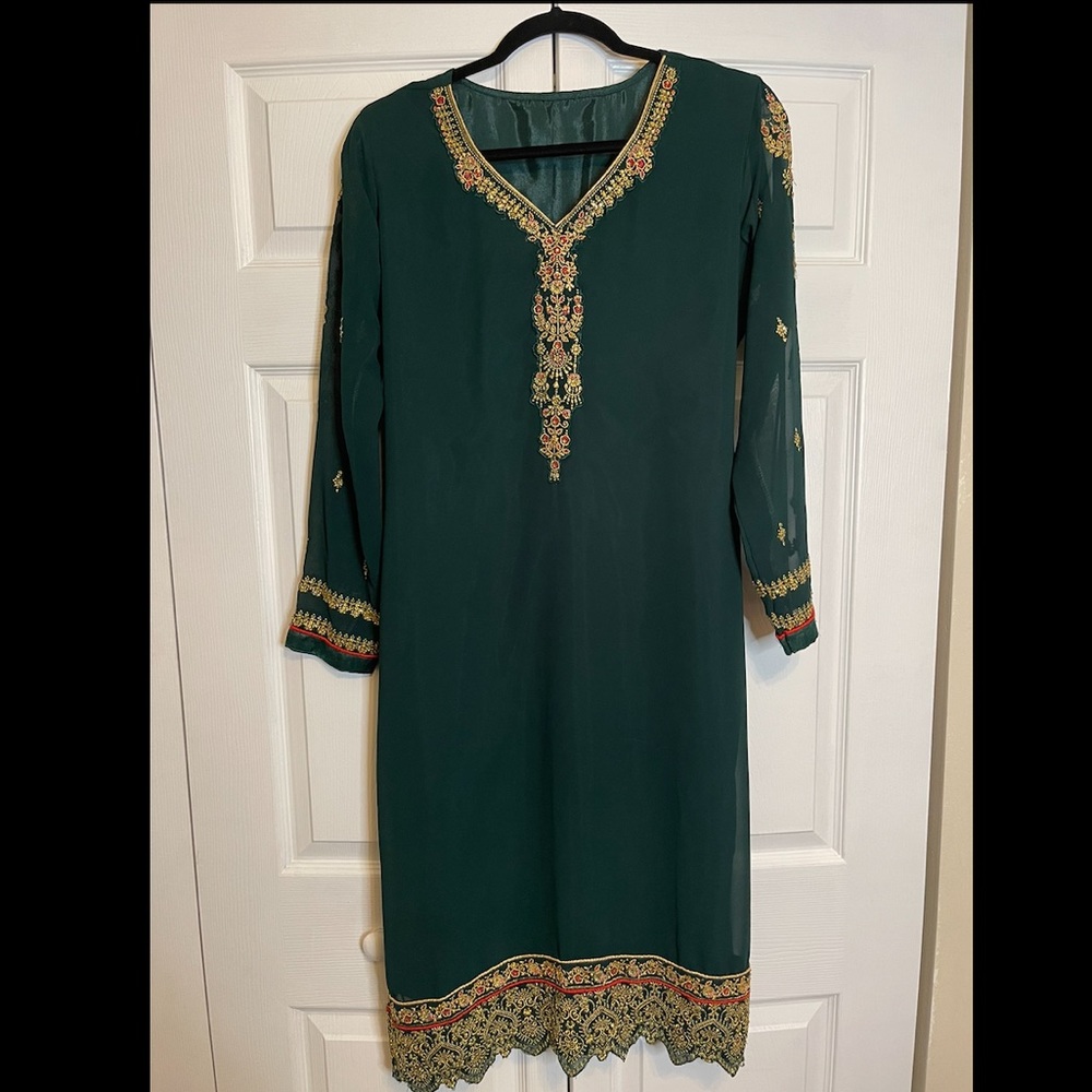 Embroidered Emerald Green Kurta Top 💚
